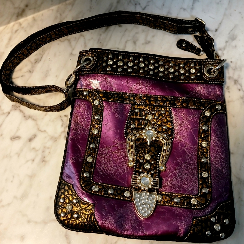 Womens WESTERN WEAR RHINESTONE STUDED CROSSBODY PURSE.
